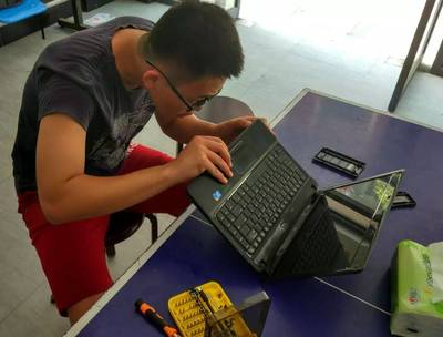 網絡安全進社區，志愿服務暖人心——記浙商大白帽子聯盟服務山水苑社區計算機網絡信息咨詢活動